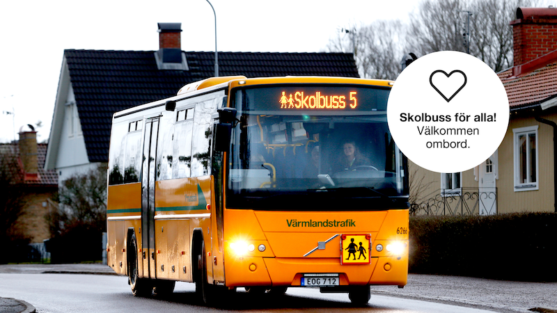 Bild på skolbuss med texten "Skolbuss för alla! Välkommen ombord"