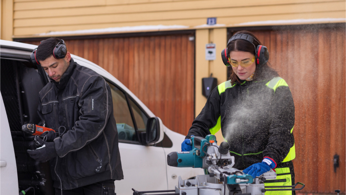 En manlig och en kvinnlig hanterkare.