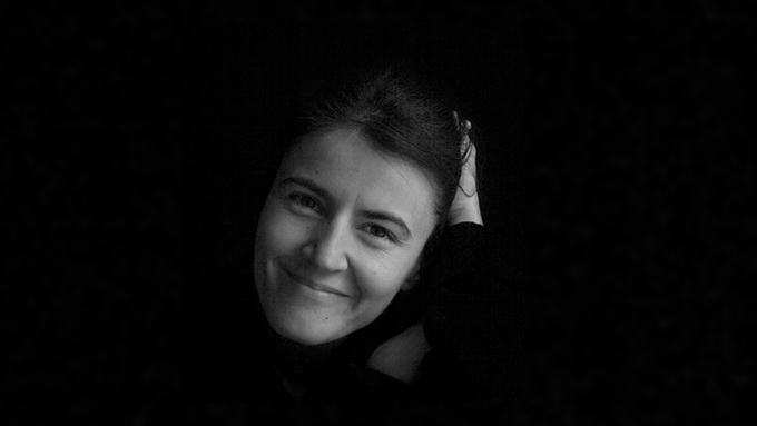 Porträttfoto av konstnären Mila Teshaieva