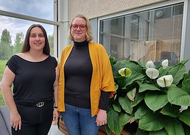 Sara Gunnarsson (L) och Elisabeth Björk (V).